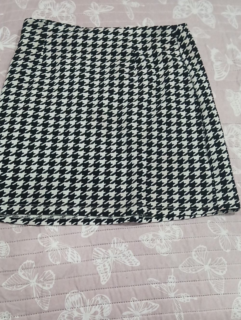 SHEIN Black and White Houndstooth Mini Skirt